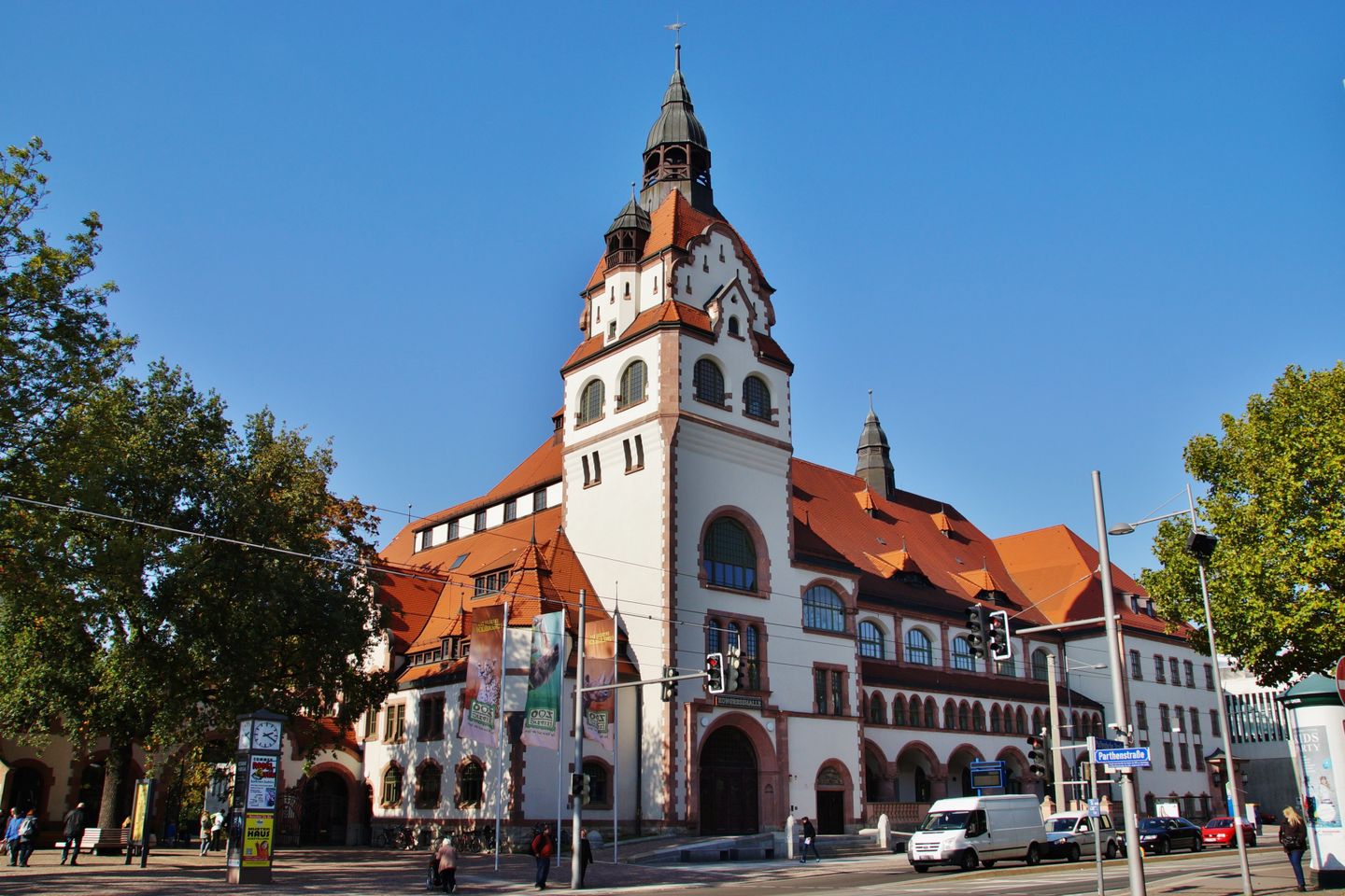 Leipzig City Zoo Building