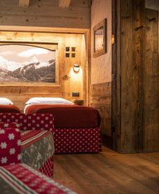 Ski And SPA Rooms - Chalet Francois in the Pedestrian Area, 150 M From