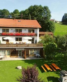 Cosy Holiday Home - Large Garden, Close To the City of Passau And Aust