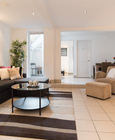 Citycondos Amsterdam with Canal View