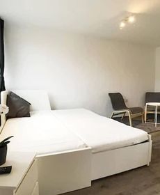 Living at Klassvilla - Quarter No. 6