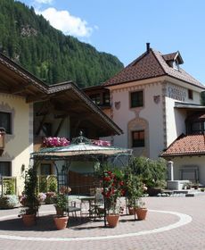 Castello Falkner Chalets & Residences