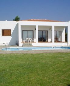 Chriseleni Latchi Villas