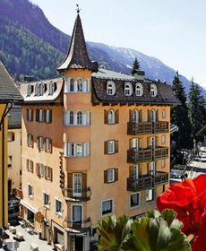 Central Hotel