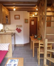 Neat Studio in a Large Chalet 1 Km Away From the Nice Center