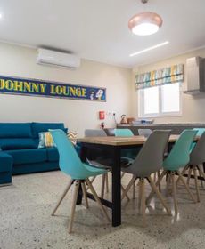 Johnny`S Apartment