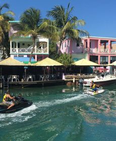 Mamacita'S Guest House