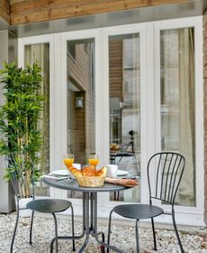 Studio - Buttes Chaumont - B 1629