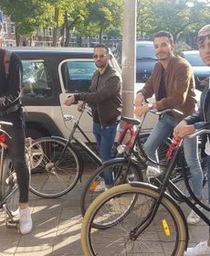 Beautiful And Fresh Garden Room Near Rai & Center