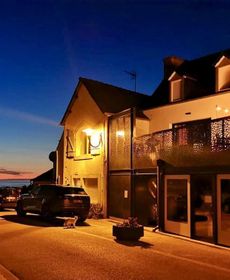 House with 3 Bedrooms in Locquirec, with Wonderful Sea View, Furnished