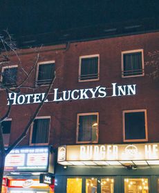 hotel luckys inn