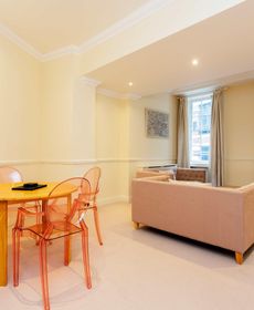 Oyo Home 153 Blackfriars St Andrews Hill