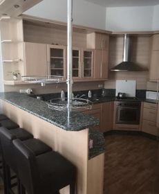 Private Room in Shared Luxurious Palace Like Apartment with 2 Bathroom
