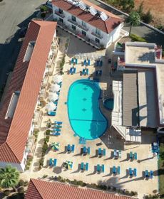 Cosmelenia Hotel Aprts