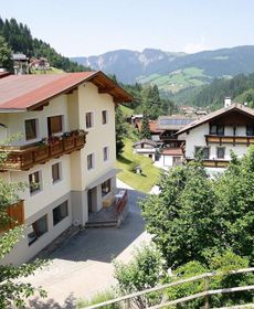 Spacious Apartment Near Ski Lift in Wildschonau-Auffach
