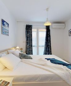 Stella de Luxe 4 Star App by the Sea & Park