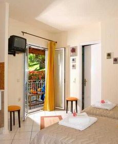 Chrismos Luxury Suites & Studios