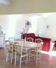 Spacious Villa with Panoramic Views, Located in the Provence