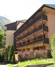 Beautiful Apartment Decorated with Great Care in a Mountain Style