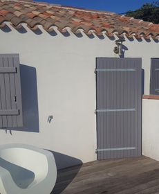 Sea-Snow Guest Houses