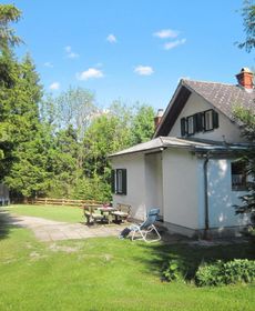 Holiday Home Landhaus Grüne Oase - Obl120