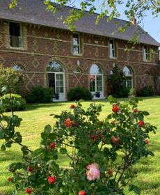 La Grange (Adults Only)