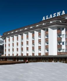 Hotel Alaska Cortina