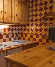 Neat Apartment in a Large Chalet 1 Km. From a Nice Center