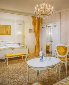 Schlosshotel Römischer Kaiser