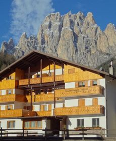 Ciasa Ramon & Bernard Apartments