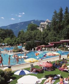 Cozy Chalet in Bruck An Der Großglocknerstraße with Sauna