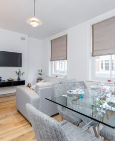 Deluxe 4 Bedroom Oxford Circus Apartment with Private Terrace
