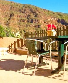 House with 4 Bedrooms in Ingenio, with Wonderful Mountain View, Enclos