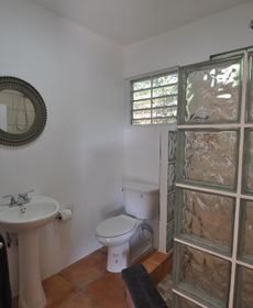 Isla Hermosa Guesthouse