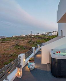 White Utopia Apartments And Maisonettes