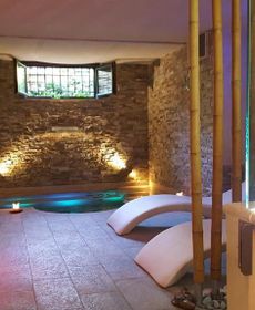 Aurelia Garden Gold Bed & Breakfast