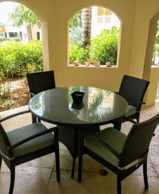 Mango @ the Hamilton Beach Villa & SPA