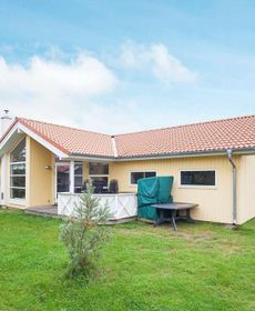 four bedroom holiday home in grossenbrode