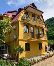 Deluxe Guest House
