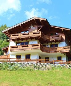 Luxurious Apartment in Saalbach-Hinterglemm Near Ski Area