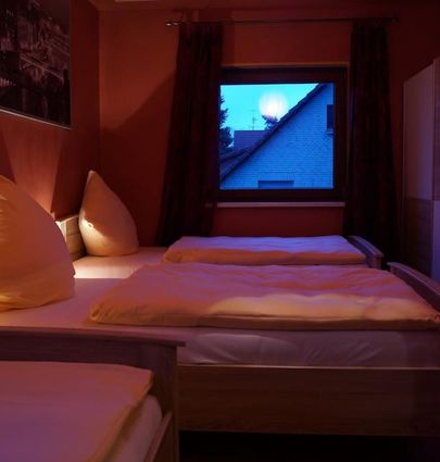 Pension Sena.Drei Bettzimmer.hotels/363d41fb129537746aa585dca675835b1316543a/room/pension-sena-drei-bettzimmer-08258.jpg