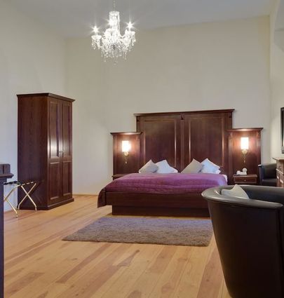 Schlosshotel Fürstlich Drehna.Junior Suite im Schloss.hotels/4a78c2d7e9b0b1a0ad45cb879e0d14c6207f111c/room/schlosshotel-furstlich-drehna-junior-suite-im-schloss-51780.jpg