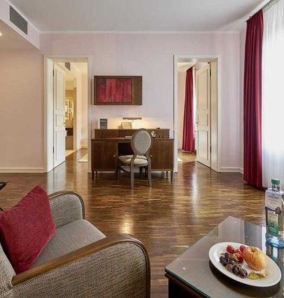 Hotel Elbresidenz an der Therme Bad Schandau.Juniorsuite Delux (mit Balkon und Jacuzzi).hotels/f4957e64271877833f6be1c5d693463a665af105/room/hotel-elbresidenz-an-der-therme-bad-schandau-juniorsuite-delux-mit-balkon-und-jacuzzi-64957.jpg