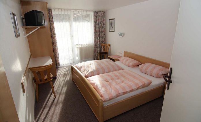 Landhotel Albrecht.Doppelzimmer.hotels/0a7b5a039c01540dfedb69e16dd313172b9d571b/room/landhotel-albrecht-doppelzimmer-64772.jpg