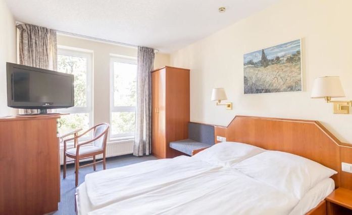 Hotel Markgraf Leipzig.Economy Doppelzimmer.hotels/1ff052575fd0ce029fe5439484385cea2d5a4edd/room/hotel-markgraf-leipzig-economy-doppelzimmer-68038.jpg