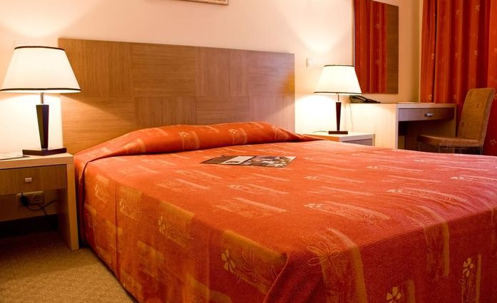 Vitosha Park Hotel.Doppelzimmer.hotels/3f009f6f287fb402c1909117879ee5cd60847ad8/room/vitosha-park-hotel-doppelzimmer-33072.jpg