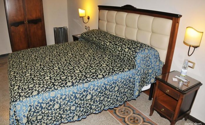 HHB Hotel Firenze Santa Maria Novella.Doppelzimmer.hotels/683c65ff5c37d0086652161e28a410a80ee25560/room/hhb-hotel-firenze-santa-maria-novella-doppelzimmer-52639.jpg