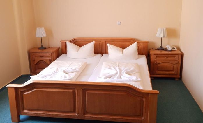 Ilsenburg Altstadt Hotel.Doppelzimmer.hotels/75d4274fd0f18b87932fc9d1c7f9b0f9eeca0b89/room/ilsenburg-altstadt-hotel-doppelzimmer-35330.jpg