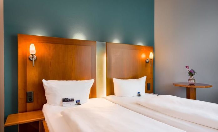 Mercure Hotel am Centro Oberhausen.Doppelzimmer.hotels/a0a3496bf28f97d2084d460216ee9053f5d89bb1/room/mercure-hotel-am-centro-oberhausen-doppelzimmer-46502.jpg