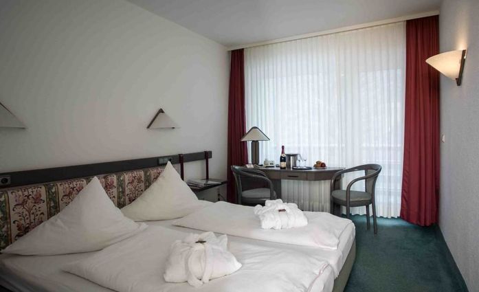 Hotel Schwarzbachtal.Doppelzimmer.hotels/b96643a6d45418800ecf887c3800f7f07ebd91dd/room/hotel-schwarzbachtal-doppelzimmer-77778.jpg